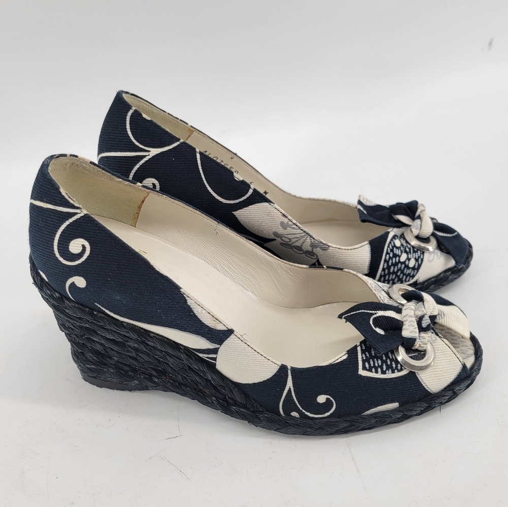 Stuart Weitzman Navy and White Floral Wedge Shoes Size 6